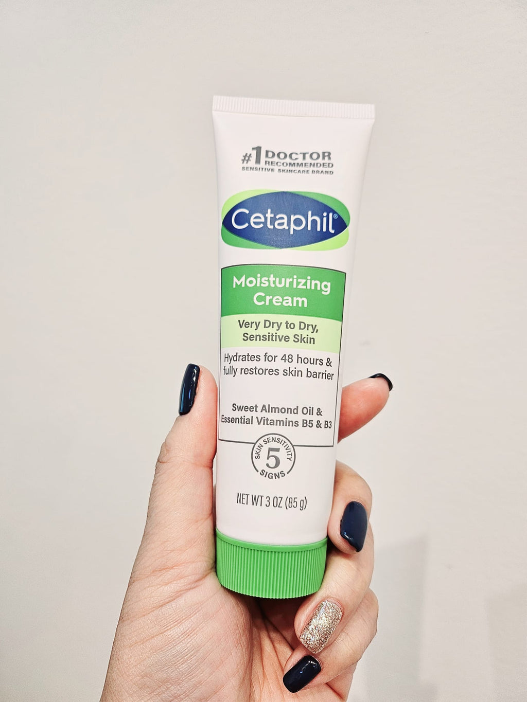 Cetaphil Moisturizing Cream, Face & Body Moisturizer For Men & Women With Dry to Very Dry Sensitive Skin, Unscented, 453g