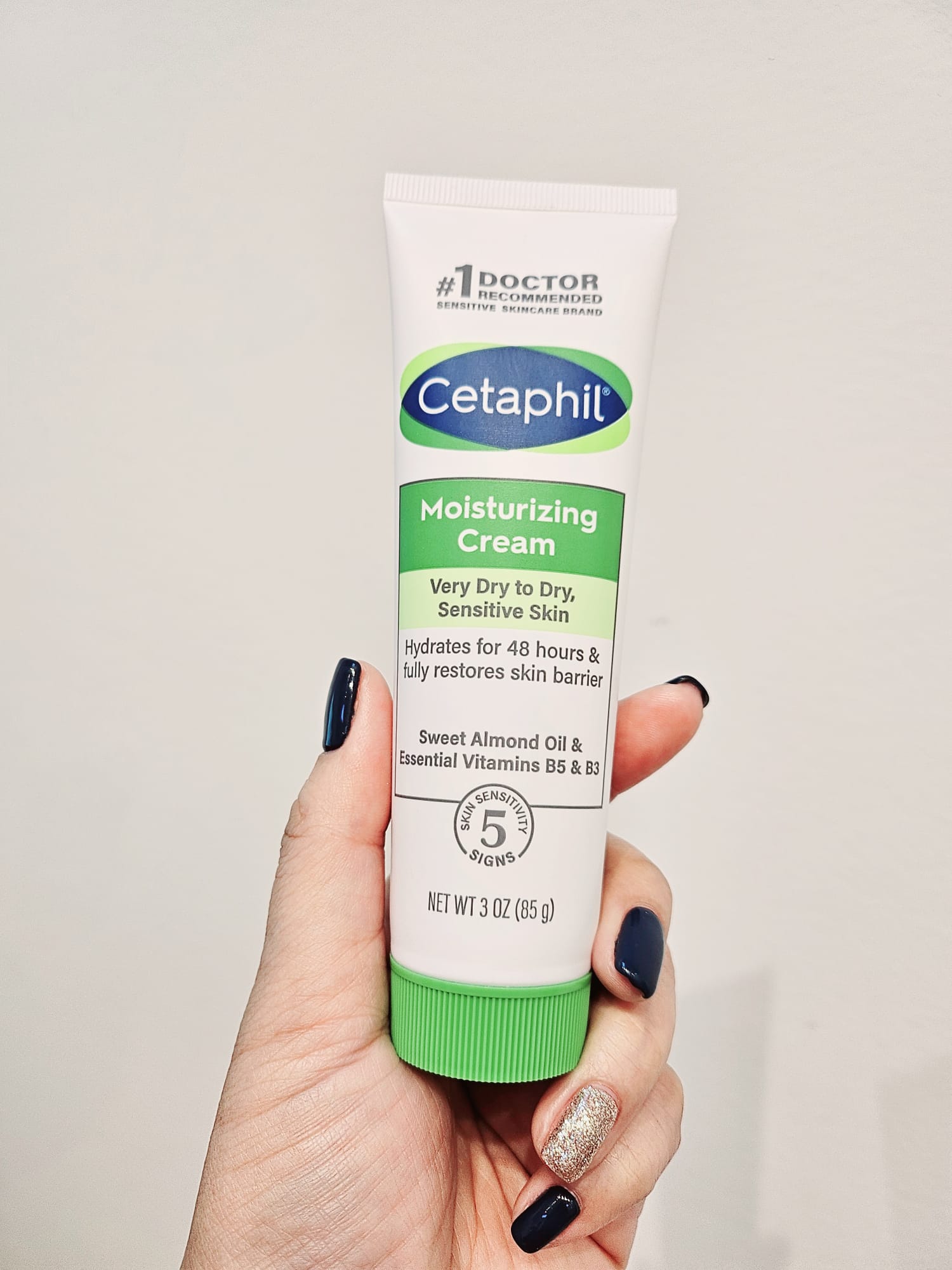 Cetaphil Moisturizing Cream, Face & Body Moisturizer For Men & Women With Dry to Very Dry Sensitive Skin, Unscented, 453g